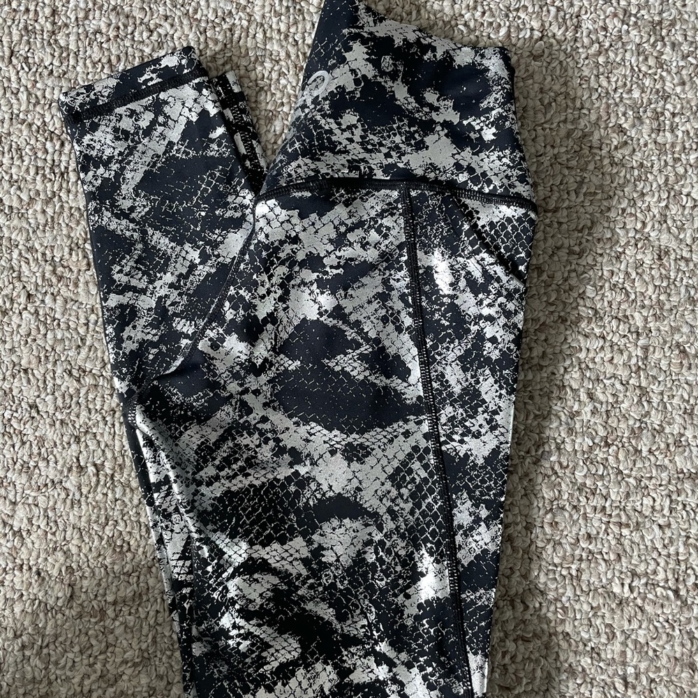 Curves N combatboots leggings